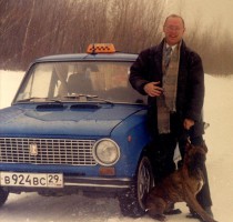 Александр Белых - первый предприниматель в сфере такси в Ленском районе, и его первый автомобиль-такси, 2001..
