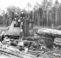 Первый газогенераторный трактор КТ-12 в Вандышской делянке. Кон. 1940-х.